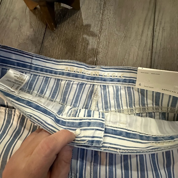 American Eagle Jean Shorts NWT - Picture 3 of 6